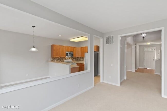 Building Photo - 3 br, 2.5 bath Townhome - 43 Shire Ct