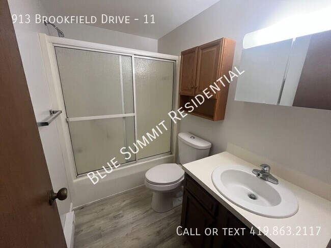 Building Photo - 913 Brookfield Dr