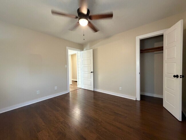 Building Photo - 1046 Tennessee Hills Dr