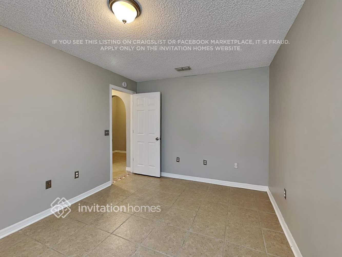 Building Photo - 1622 Hudderfield Cir W