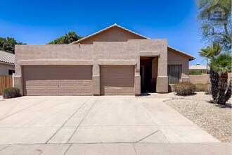 Building Photo - 3Bed/2Bath House at N 59th Ave/Union Hills! Move-In Ready on 09/24/2026! -- 3 CAR GARAGE! PRIVATE...