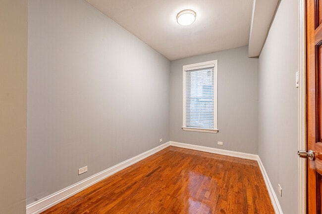 Building Photo - 2242 N Western Ave