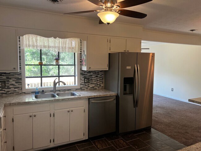 Building Photo - Home for Rent in the Avenues of Myrtle Beach
