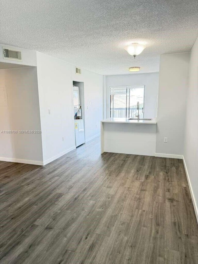 Building Photo - 5290 W 21st Ct
