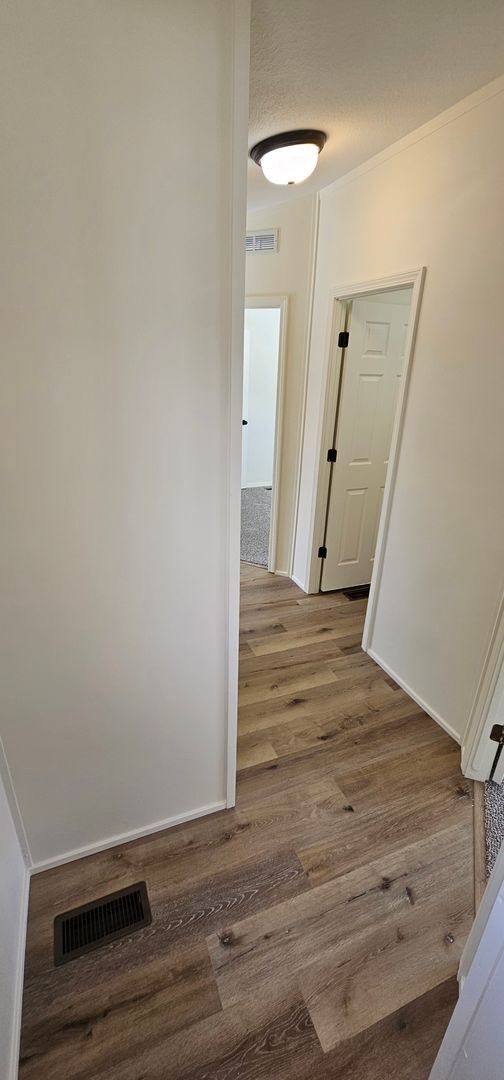 Building Photo - Fully Renovated 3Bd/2Ba Home in River Rock Fenced Yard Pet Friendly