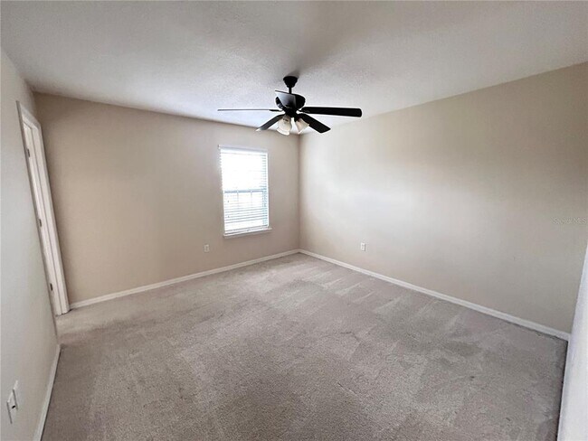 Building Photo - 2000 Traders Cove