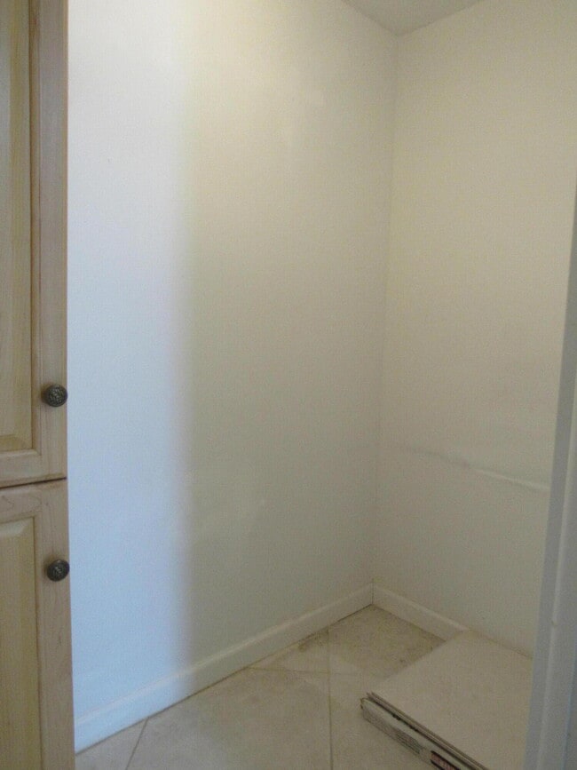 Building Photo - 3580 S Ocean Blvd