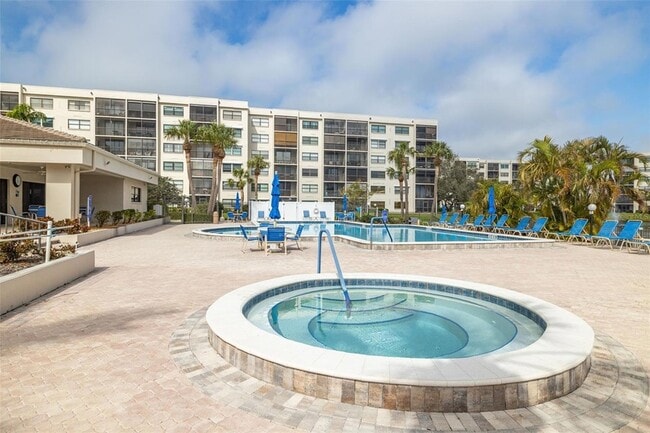 Building Photo - 1316 Pasadena Ave S