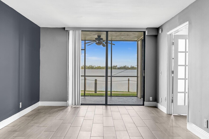 Building Photo - 109 Lake Emerald Dr