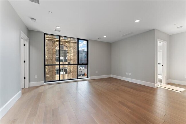 Building Photo - 350 Oliver Ave