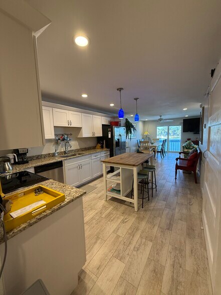 Building Photo - 30 SE Valare Ln