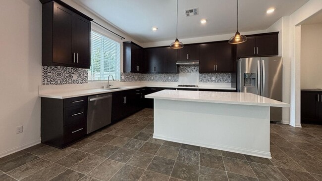 Building Photo - 1685 Camellia Ln