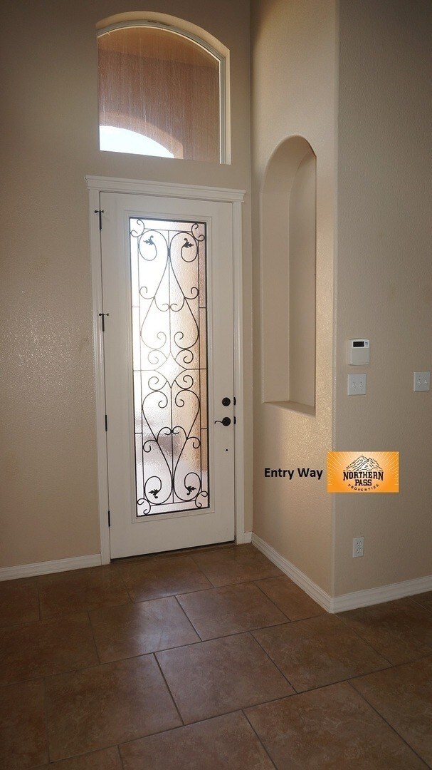 Building Photo - Amazing 3 Bedroom Home in Gated Community!