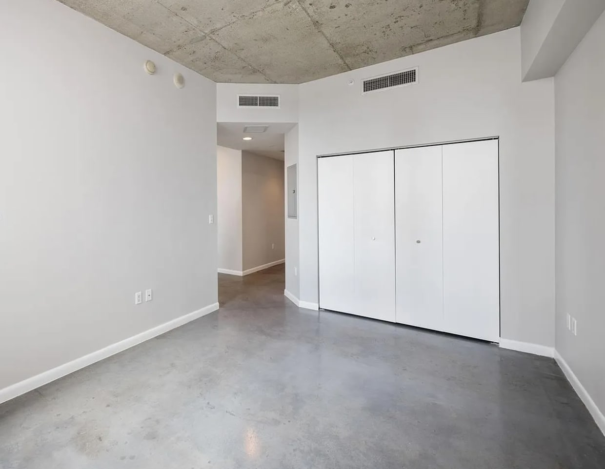 Building Photo - 133 NE 2nd Ave