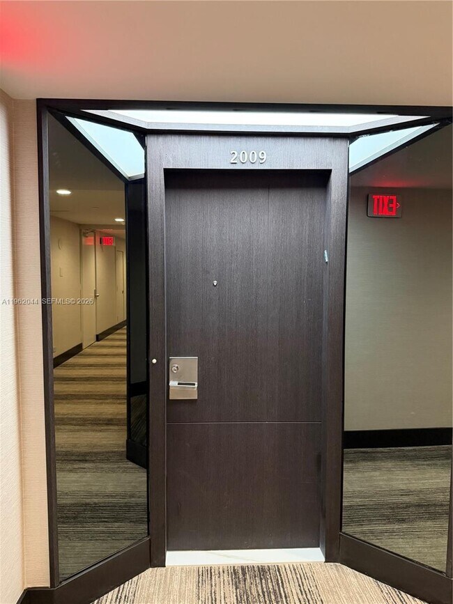 Building Photo - 20191 E Country Club Dr