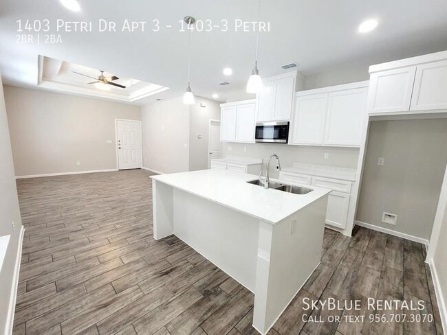 Building Photo - 1403 Petri Dr