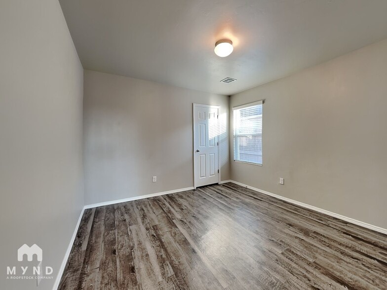 Building Photo - 1118 Flint Way