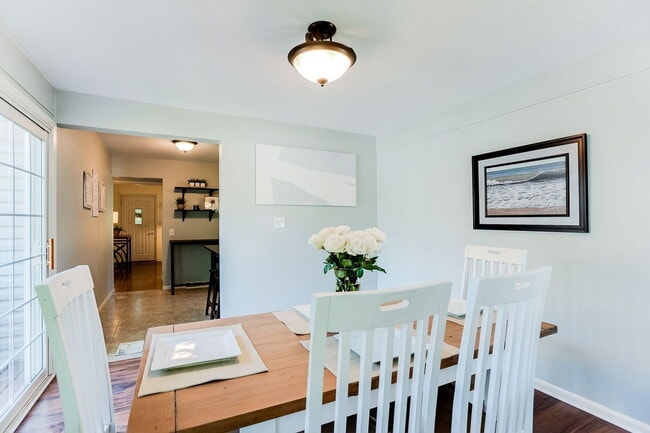 Building Photo - 3020 Maryland Ave S