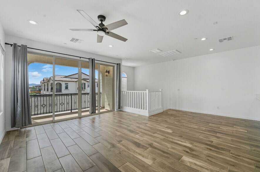 Building Photo - 4063 E Amoroso Dr