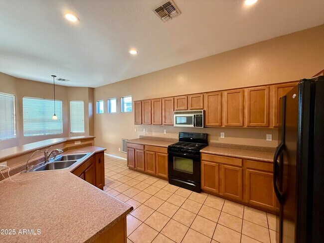 Building Photo - 4601 W Moss Springs Rd