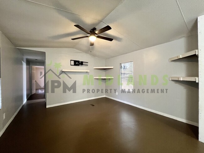 Building Photo - 240 Rister Rd