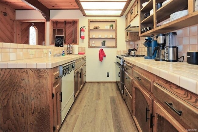 Building Photo - 1201 Fox Farm Rd