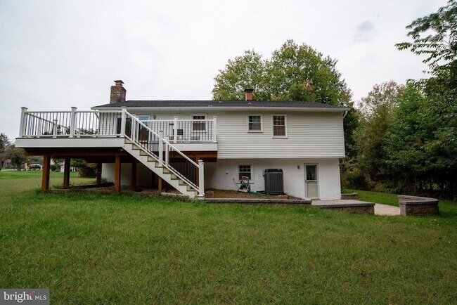 Building Photo - 10038 Chatelaine Cir