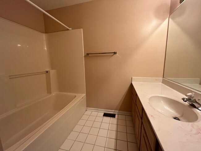 Building Photo - 4891 Turnberry Dr
