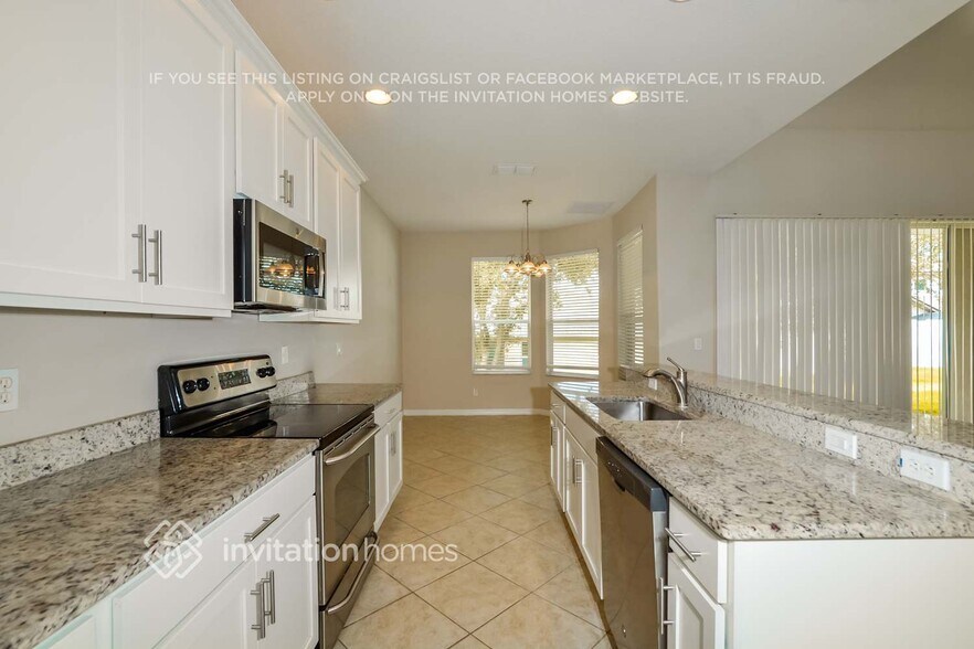 Building Photo - 12837 Cloverdale Ln
