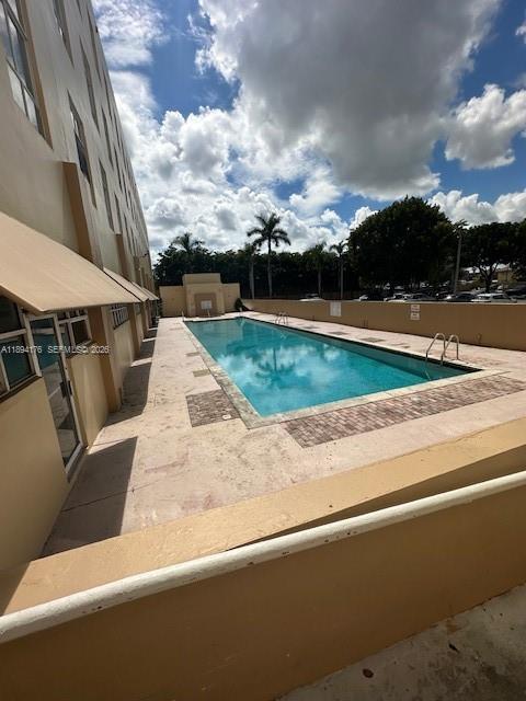 Building Photo - 7420 W 20th Ave