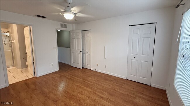 Building Photo - 3620 Pine Oak Cir