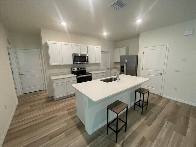 Building Photo - 4905 SW 51st Rd