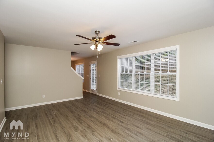 Building Photo - 6551 Snow Bird Ln