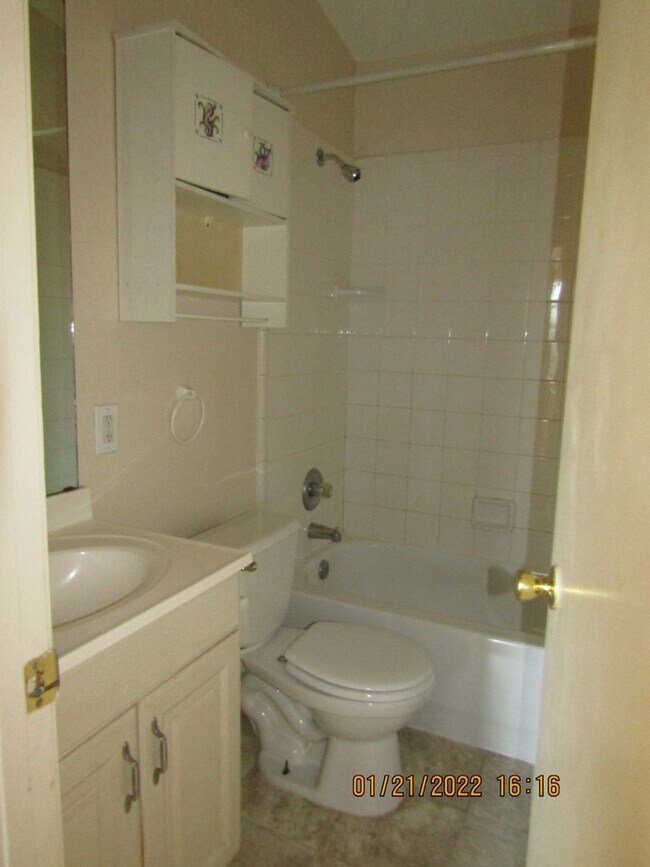 Building Photo - Very nice home located in the Gooch Area! New Flooring ( LVP) /Freshly Painted/No Pets!