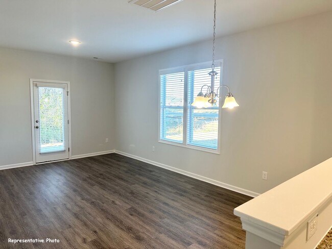 Building Photo - *MOVE IN SPECIAL* $1000 OFF FIRST FULL MON...