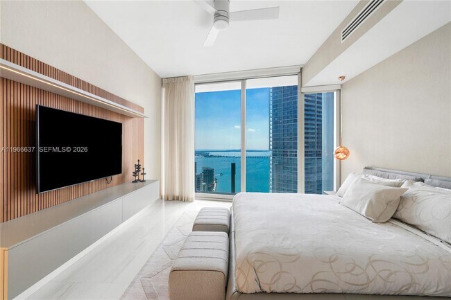 Building Photo - 300 Biscayne Blvd Way