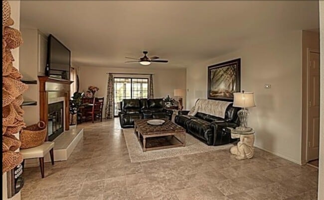 Building Photo - 8705 Township Ct