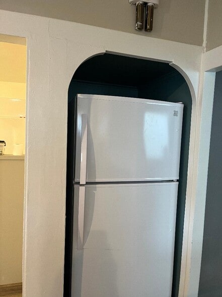 Building Photo - 406 W Daly St