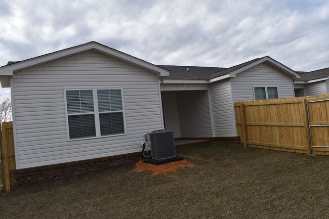 Building Photo - Woodland Park Townhomes, Enterprise,AL