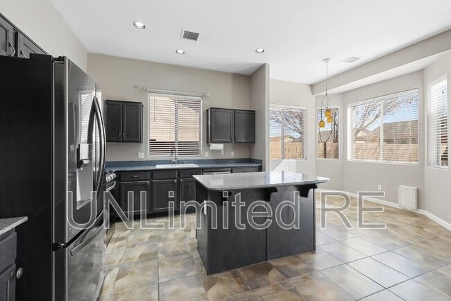 Building Photo - 4795 Edgemont Rd