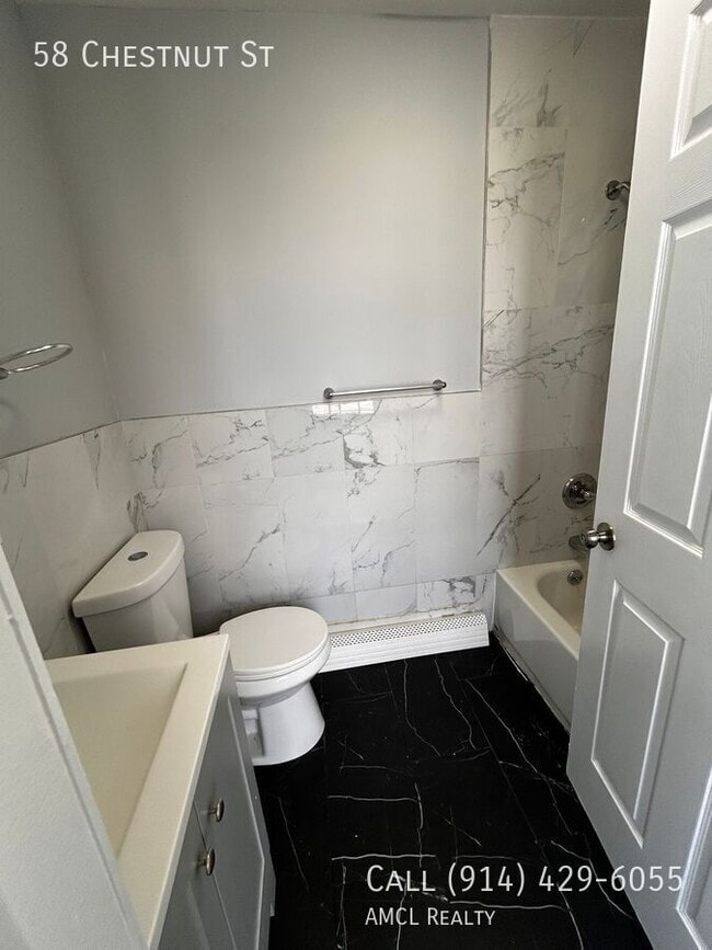 Building Photo - 58 Chestnut St