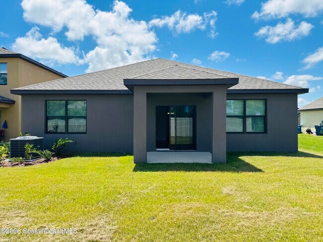 Building Photo - 519 Old Country SE Rd