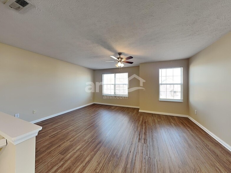 Building Photo - 11141 Hylas Dr