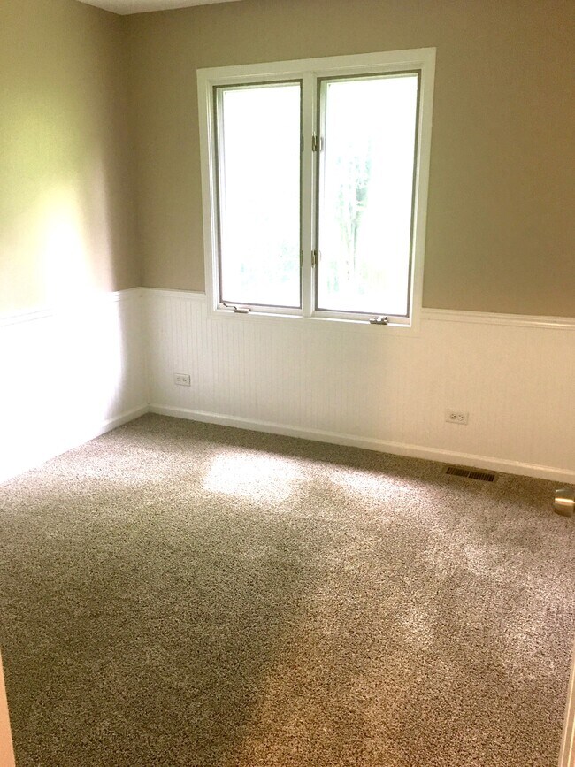 Building Photo - 761 Cynthia Dr