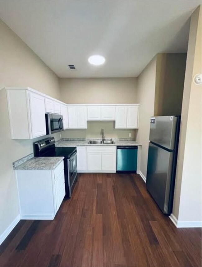 Building Photo - 1802 Teston Ln