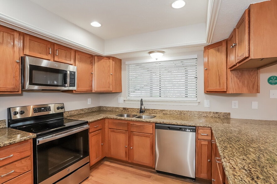 Building Photo - 1406 Mayweather Ln