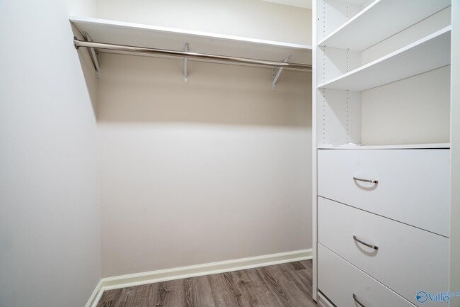 Building Photo - 205 High Rd