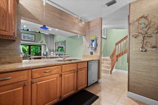 Building Photo - 2379 Treasure Isle Dr