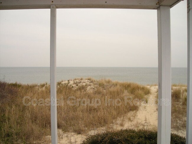 Building Photo - 3521 Bayside Ave