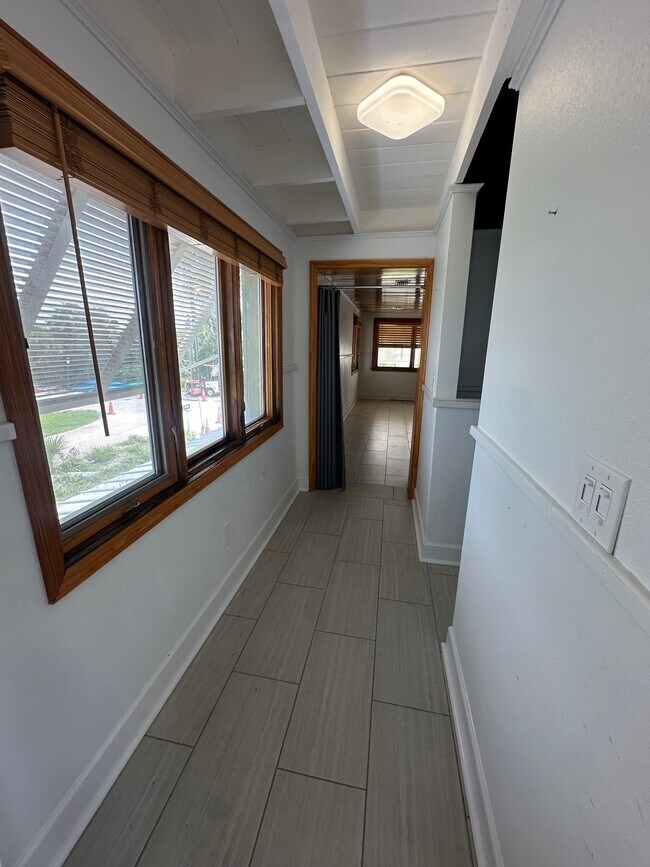 Building Photo - 1207 N Atlantic Ave